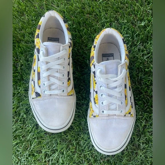 Vans Customers Black/Yellow/White Sunflowers Old Skool Shoes Sz(4mens 5.5womens - Picture 1 of 7